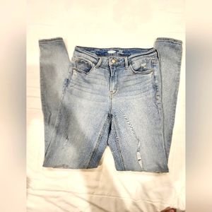 🌟Pre-Owned Old Navy Rockstar Super Skinny High Rise Distressed Jeans Sz 2 Tall